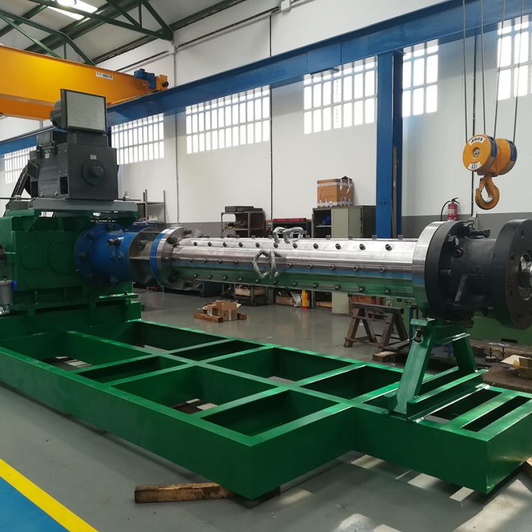 Anem Group – Fabricación y reparación de reductores para el sector del caucho y plástico – Diseño y fabricación de un reductor de ejes paralelos tipo H3H-500-E para extrusora Anem Group - Fabricación y reparación de reductores para el sector del caucho y plástico - Diseño y fabricación de un reductor de ejes paralelos tipo H3H-500-E para extrusora