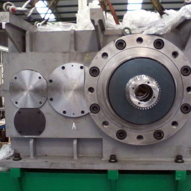 Anem Group - Manufacturing and repairing reducer gearboxes for the rubber and plastics industry - Design and manufacture of a parallel shaft reducer gearbox type H3H-500-E for extruder